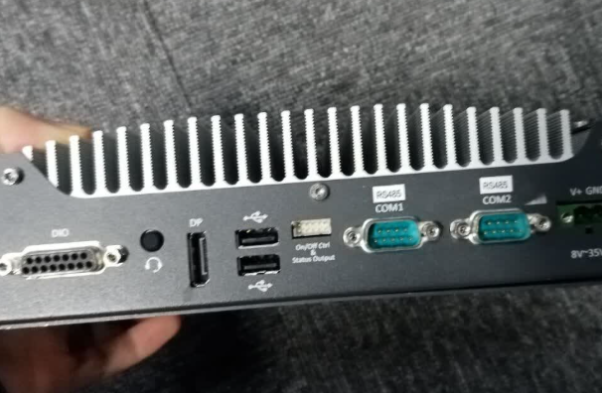 東田嵌入式工業(yè)電腦.png 東田嵌入式工業(yè)電腦.png